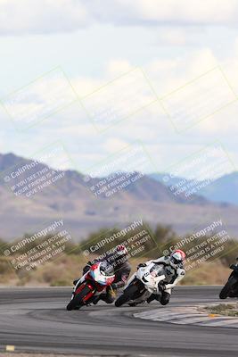 media/Nov-16-2025-Race Pace (Sun) [[8c5fa54630]]/Non Verified Riders (1st 20 Minutes)/5-Turn 15 (110pm)/